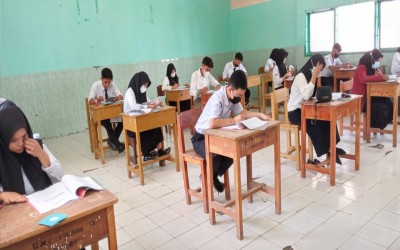SUKSES GELAR UJIAN SEKOLAH